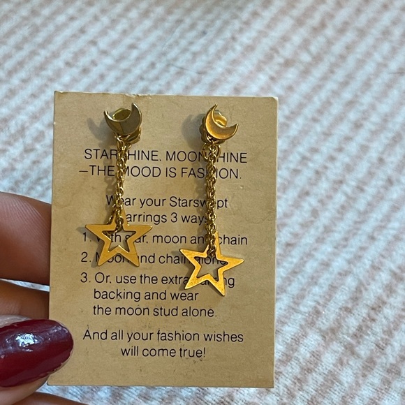Star and moon earrings gold toned - Picture 3 of 4